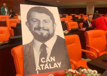 Der Menschenrechtler Can Atalay wurde zu 18 Jahren Haft verurteilt