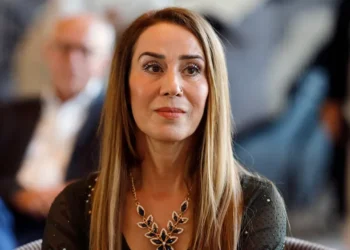 Kölner Sängerin in der Türkei zu mehr als drei Jahren Haft verurteilt