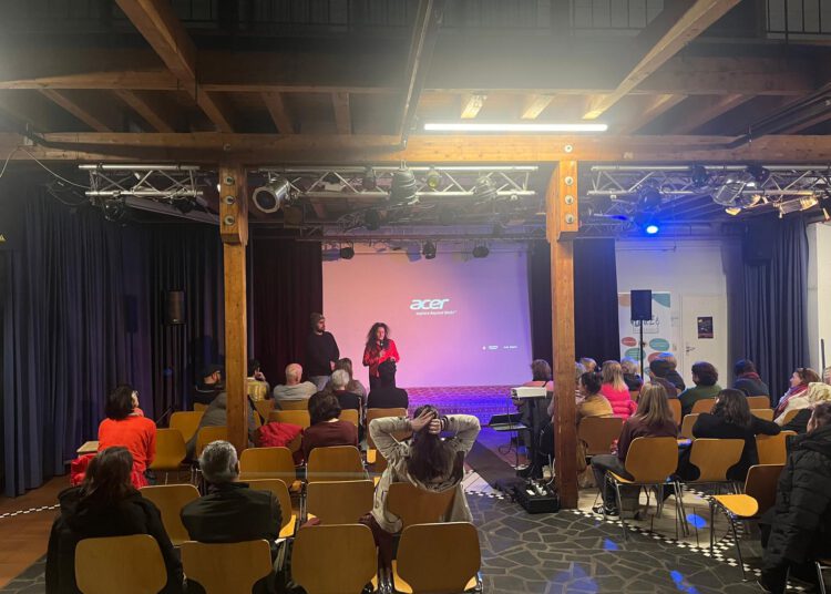 Ausstellung und Filmabend im Zeichen von Solidarität und Menschenrechten