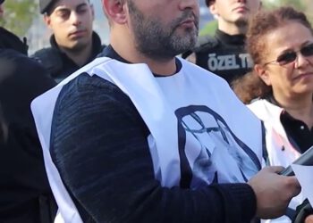 34 Linke verhaftet – darunter der Menschenrechtsaktivist Emrah Topaloglu