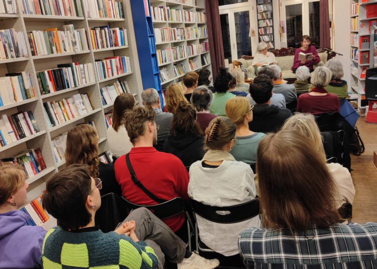 Lesung mit Leyla Bektaş im Buchsalon Ehrenfeld