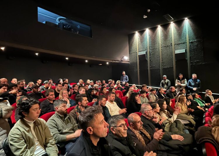 Dargeçit („Hold Still)“ – Auftakt der Aktionswoche in Köln