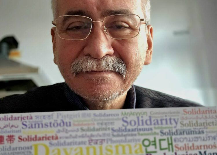 Die Postkarten stehen für Hoffnung