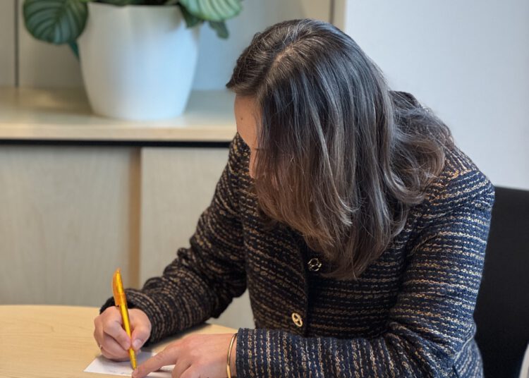 Die Postkarten stehen für Hoffnung