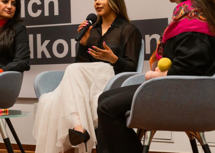 Feministische Perspektiven aus Iran, Syrien/Rojava und Afghanistan