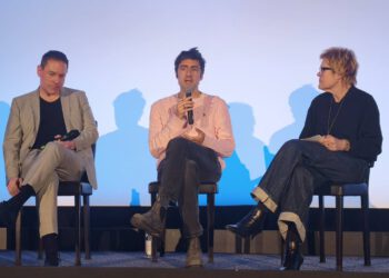 Ausverkaufte Kölner Premiere von „Gelbe Briefe“