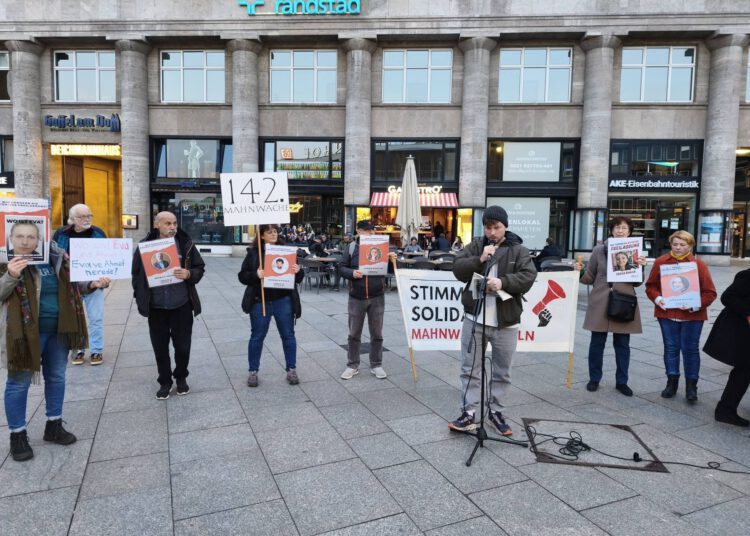 142. Mahnwache am Bahnhofsvorplatz