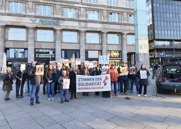 143. Mahnwache erinnert an Verfolgte und Verschwundene